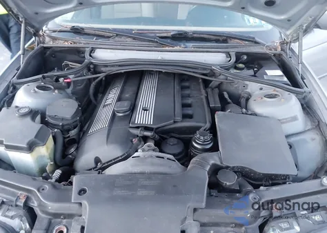 2005 BMW 330Xi из США, поврежденный, VIN WBAEW53425PN39151